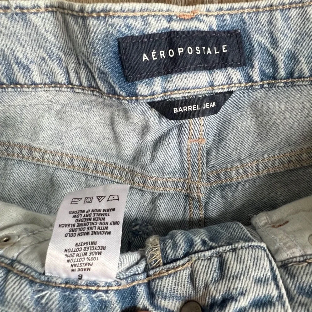 Aeropostale Barrel Jean Women 6 Light Acid Wash High Rise Baggy Curved Leg Denim